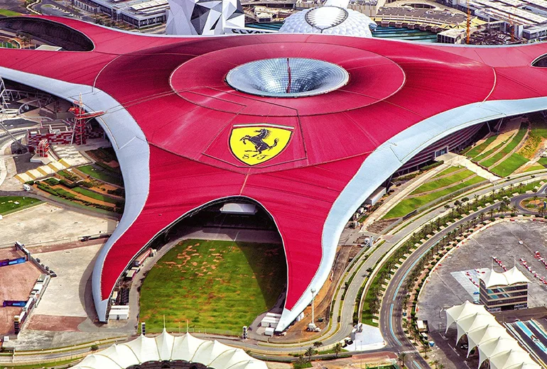 فراری ورلد از بهترین شهربازی های دبی