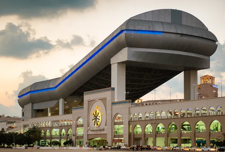 اسکی دبی از بهترین شهربازی های دبی