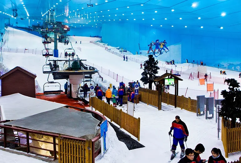 اسکی دبی از شهربازی های دبی