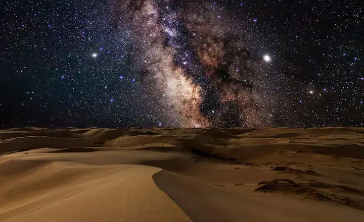 رصد ستارگان در آسمان شب کویر دبی