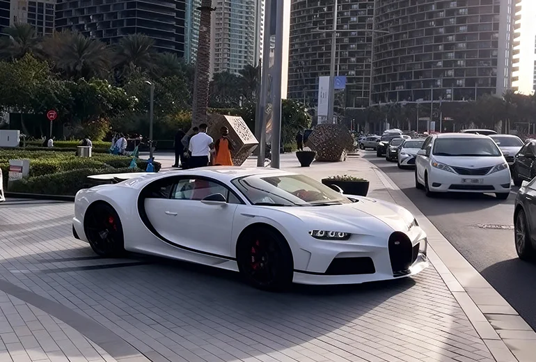 اجاره بوگاتی شیرون در دبی