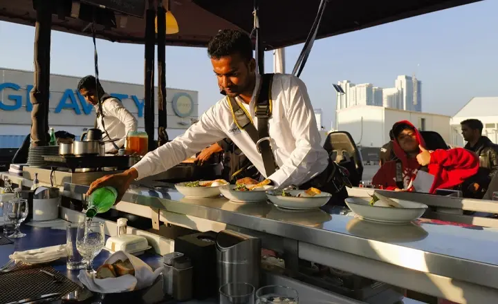 بهترین زمان برای رفتن به رستوران شام در آسمان دبی