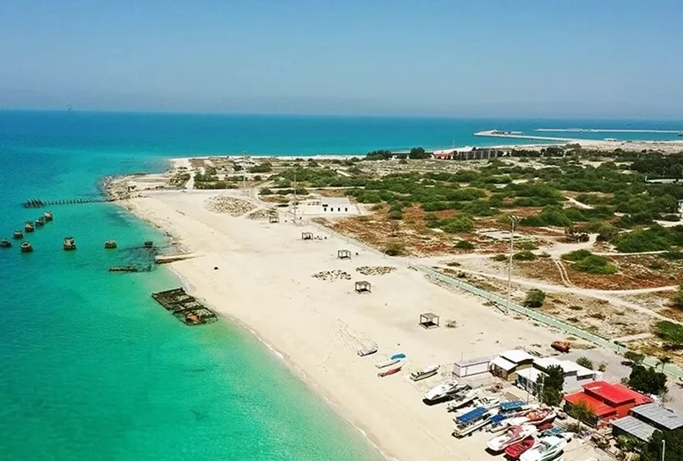 ساحل میرمهنا در کیش