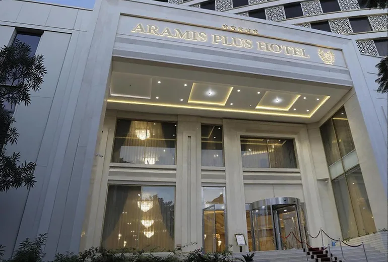نمای هتل آرامیس در سفر به کیش