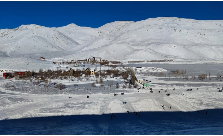 Pooladkaf Ski Resort in Fars