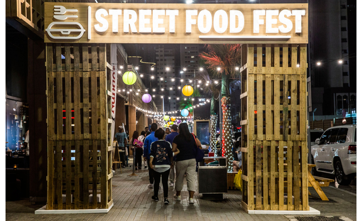 Street food in Abu Dhabi