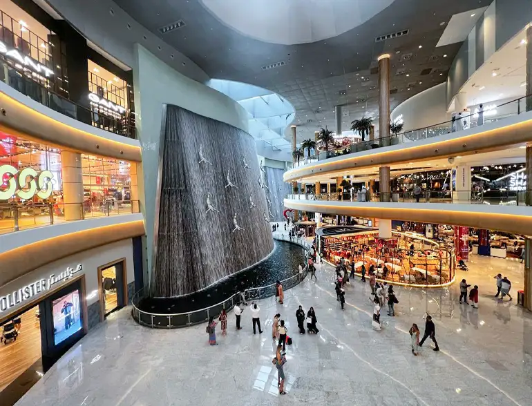 دبی مال از جاهای دیدنی اطراف برج خلیفه دبی