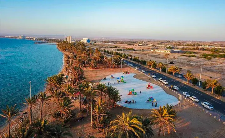 ساحل دوقوم یکی از سواحل عمان