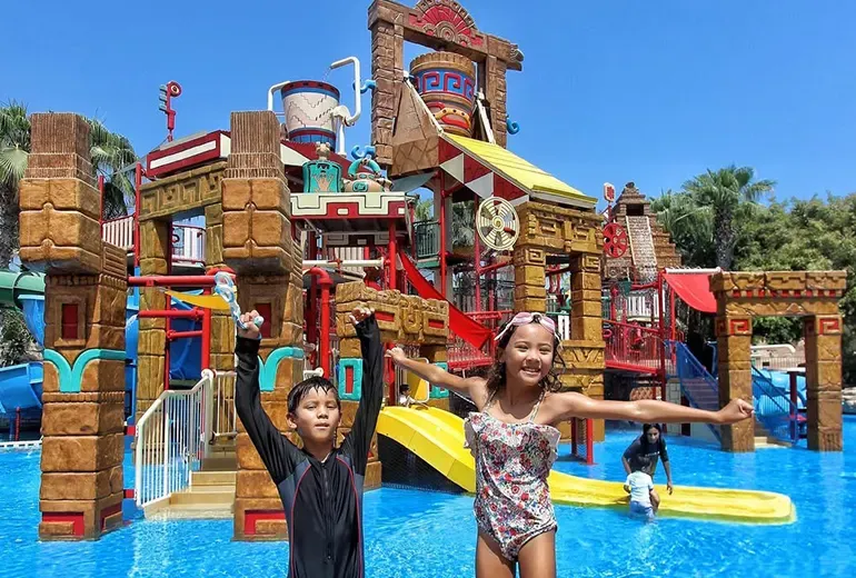 بازی برای کودکان در پارک آتلانتیس دبی