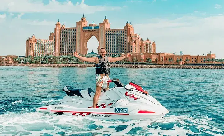 Jet skiing in Dubai, Atlantis view