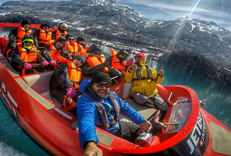 کریزی بوت در تفریحات آبی کیش