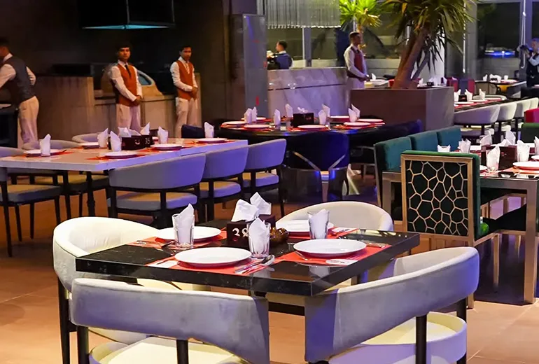 رستوران مرسی پدیده از تفریحات شبانه کیش