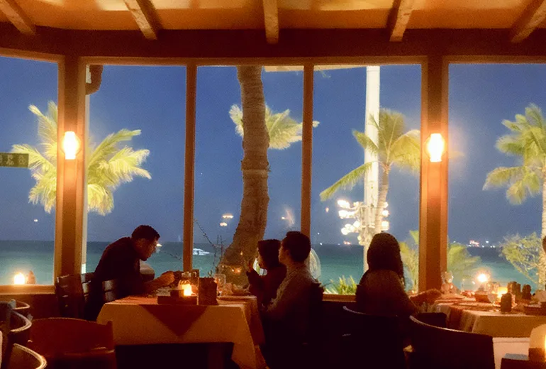 رستوران میرمهنا از تفریحات شبانه کیش