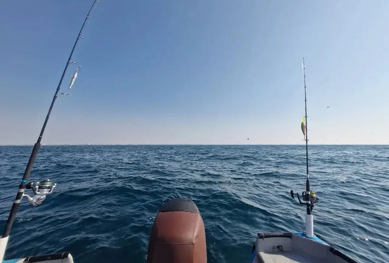 ماهیگیری تفریحی در تفریحات آبی کیش