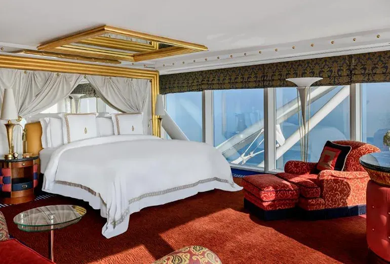 سوئیت اسکای پالم برج العرب دبی با منظره خلیج