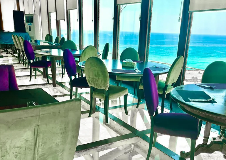 رستوران بام رویایی از بهترین رستوران های کیش