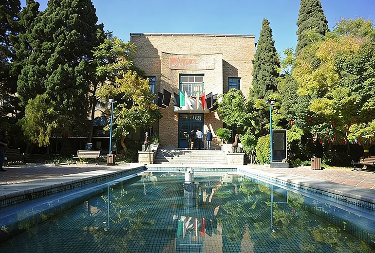 هنرمندان از پارک های تهران