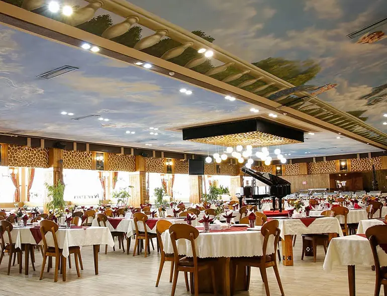 رستوران پدیده شاندیز از بهترین رستوران های کیش