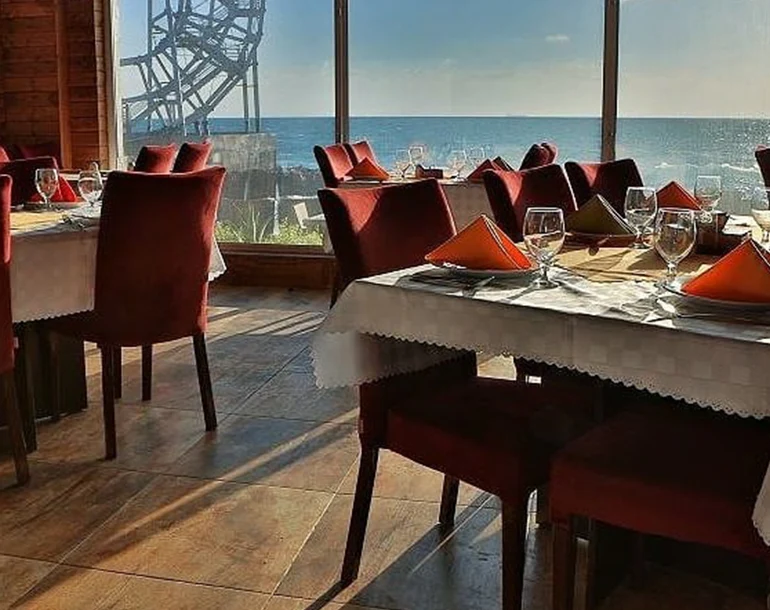 رستوران شاندیز صفدری از بهترین رستوران های کیش