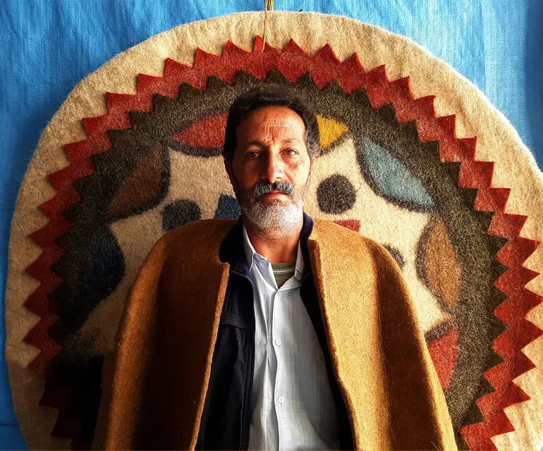 نمدبافی​​ یکی از بهترین سوغات شیراز
