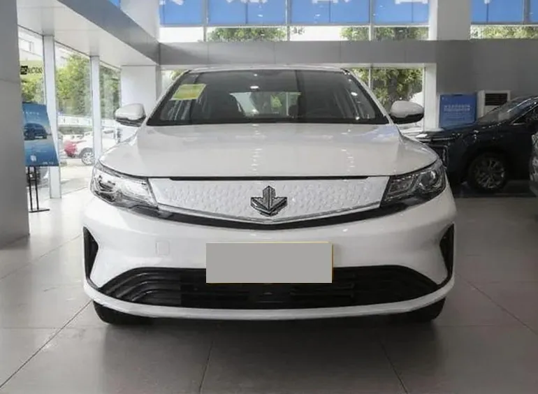 خودرو وارداتی میپل Ruilan 60S