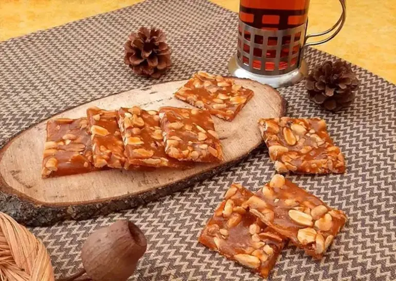 بادام‌سوخته یکی از بهترین سوغات شیراز