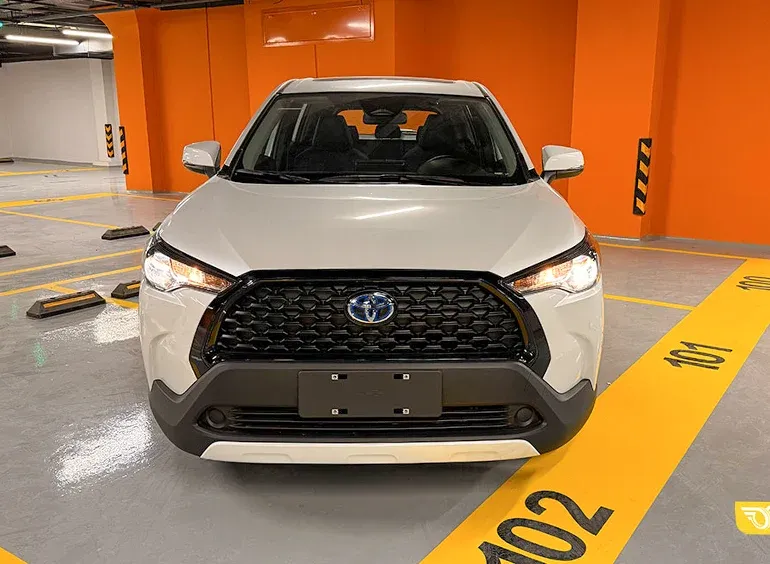 خودرو وارداتی تویوتا کرولا کراس هیبرید