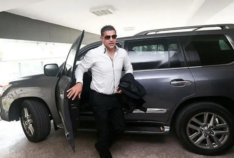 ماشین های فوتبالیست های داخلی