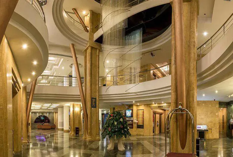 لابی و ورودی لوکس هتل چمران شیراز