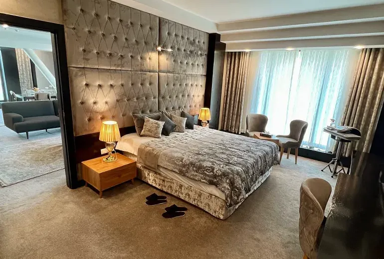 اتاق و سوئیت‌های هتل چمران شیراز