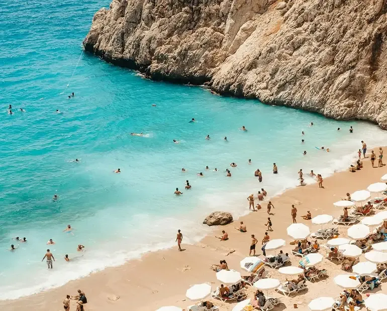 سواحل آنتالیا در سفر زمینی به ترکیه با ماشین شخصی