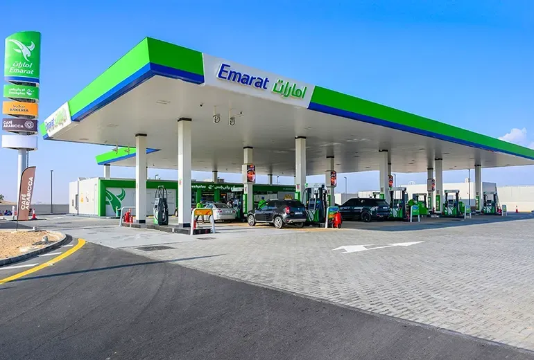 جایگاه بنزین Emarat در دبی