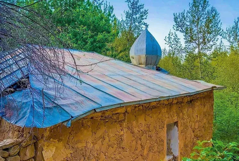 کلیسای قدیمی تاریخی در روستای قلات