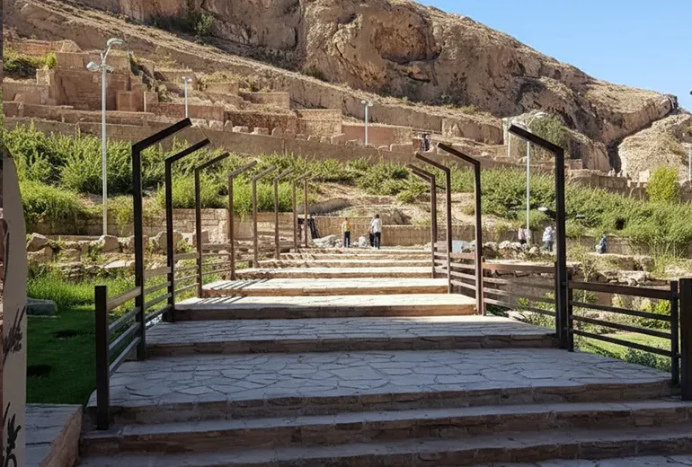 پارک کوهپایه شیراز از زیباترین پارک های شیراز برای پیک‌نیک