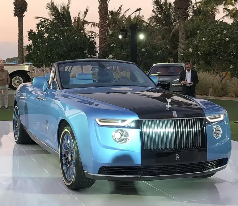 مقایسه رولزرویس La Rose Noire Droptail با Boat Tail