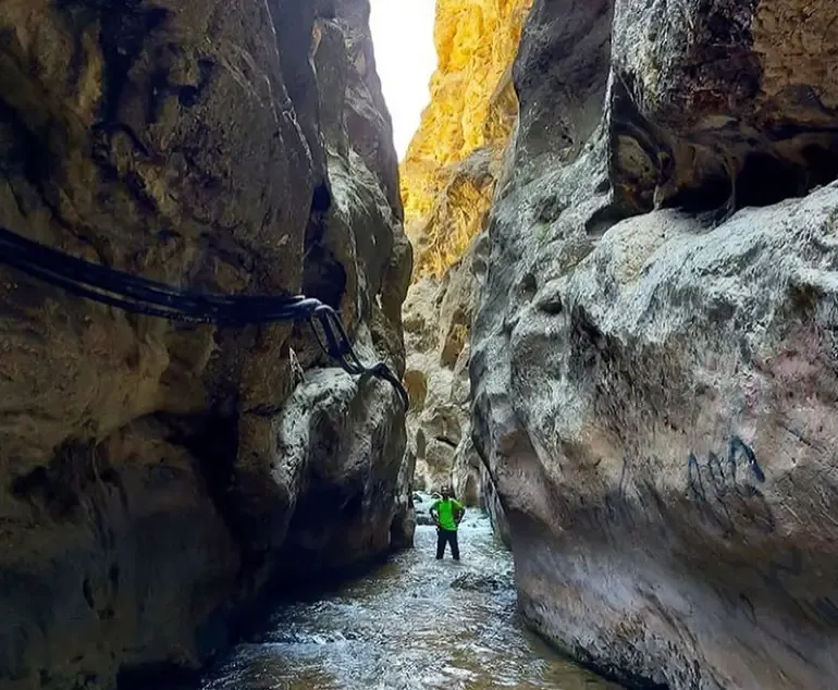 سفر یک روزه اطراف تهران به تنگه واشی​