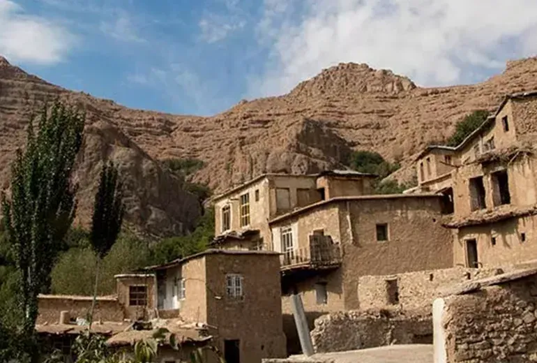 خانه‌های سنگی و معماری پلکانی در قلات