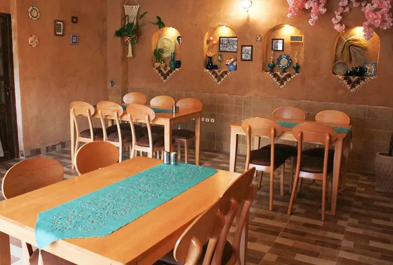 کافه و رستوران سنتی در روستای قلات