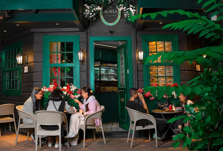 کافه آلایلا از بهترین کافه های تهران