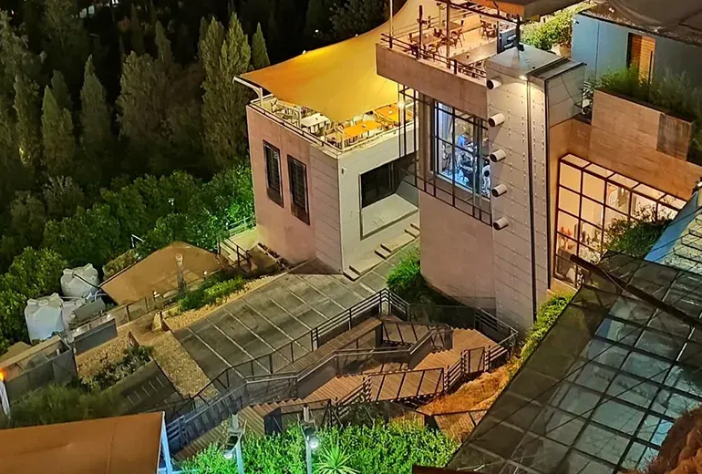 رستوران باکویه در نزدیکی دروازه قرآن شیراز