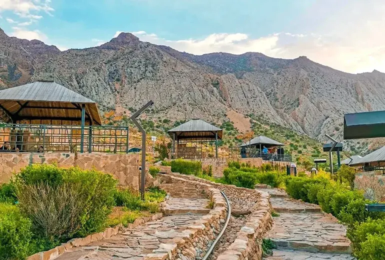 پارک کوهستانی دراک از جاهای لاکچری اطراف شیراز
