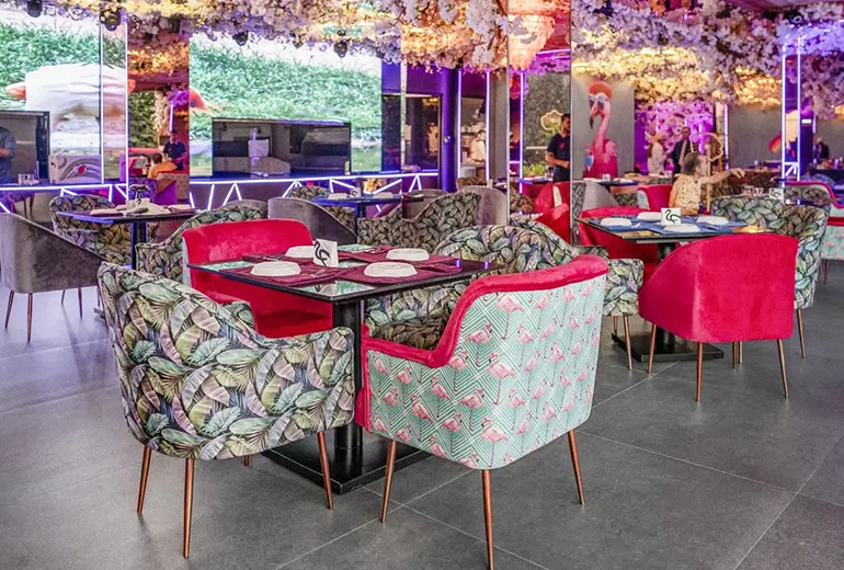 کافه فلامینگو از کافه های زیبای تهران