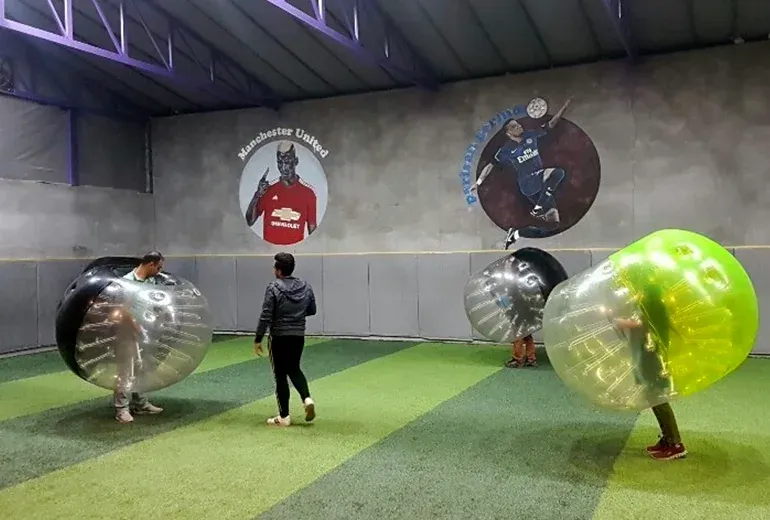 فان دی لند از مکان های لاکچری شیراز