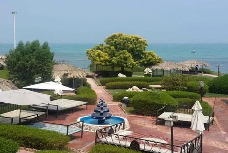 رستوران حافظیه در ساحل مرجان کیش