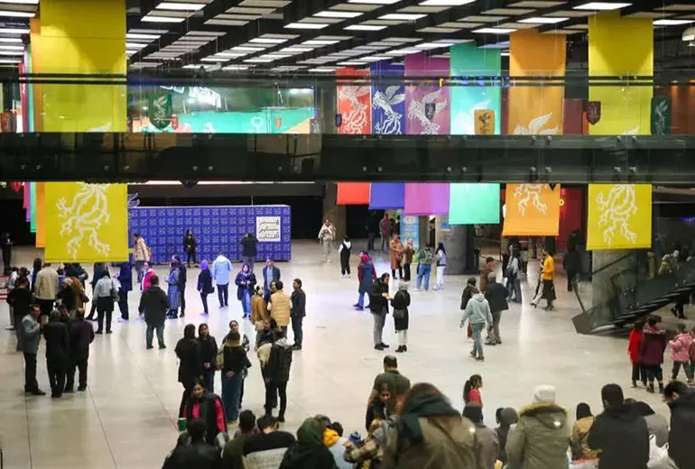 پردیس سینمایی هنر شهر آفتاب از جاهای لوکس شیراز