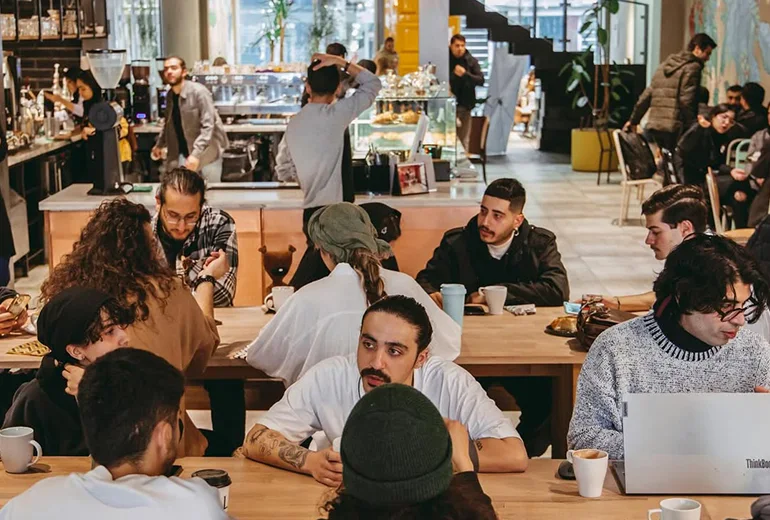 کافه لمیز از کافه های معروف تهران