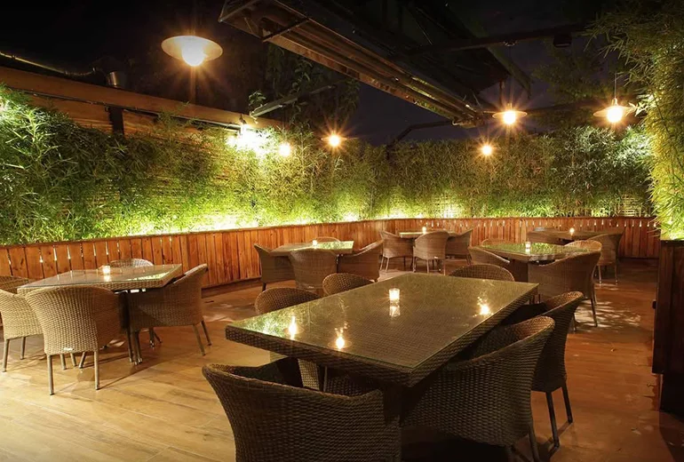 کافه لوکال از کافه های تهران