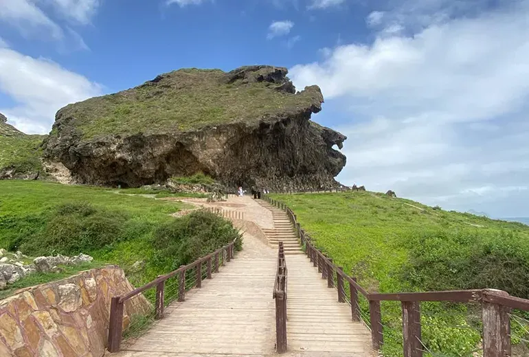 جاهای دیدنی صلاله عمان غار مرنیف