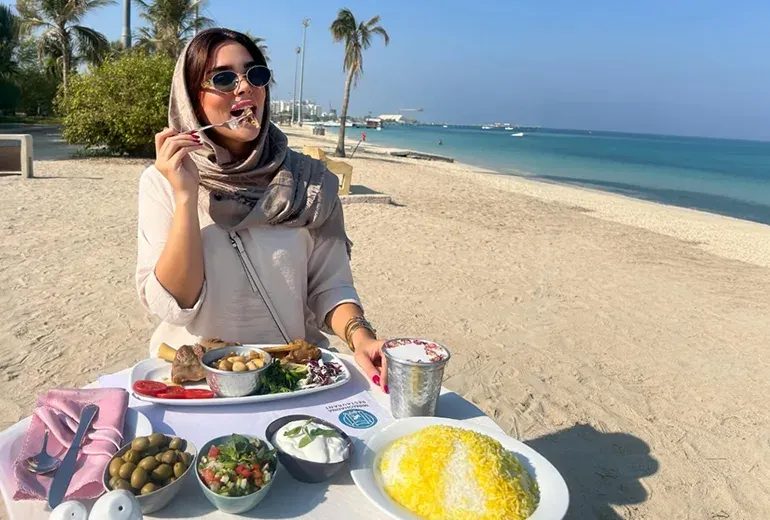 رستوران میرمهنا در ساحل مرجان کیش