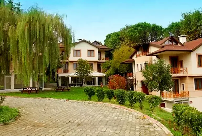 بهترین اقامتگاه‌های پولونزکوی